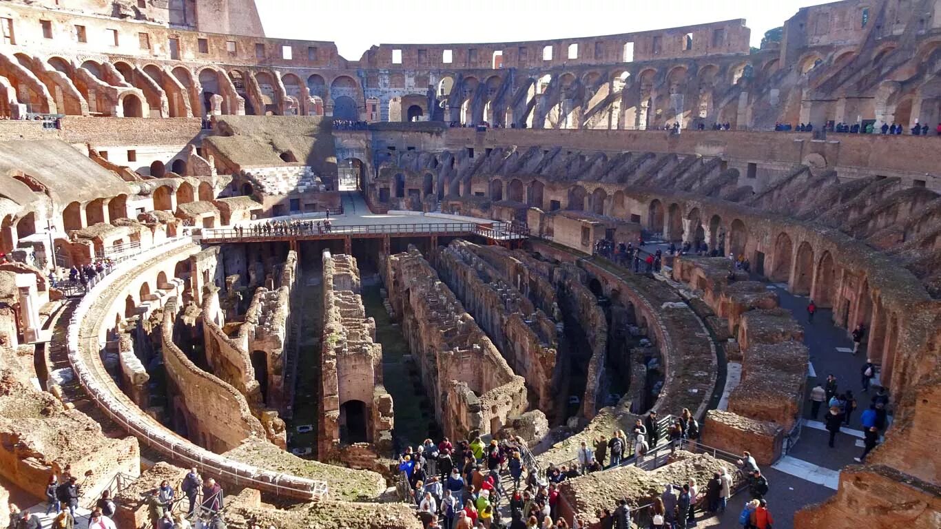 Колизей в Риме 2022. Римский Колизей пол арены. Колизей внутри Арена. Колизей внутри реконструкция.