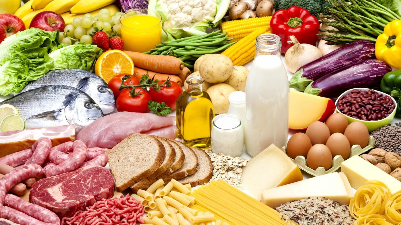 A lot of weight. Фон полезные и вредные продукты. Полезные продукты баннер. Types of food. Здоровая органическая еда.