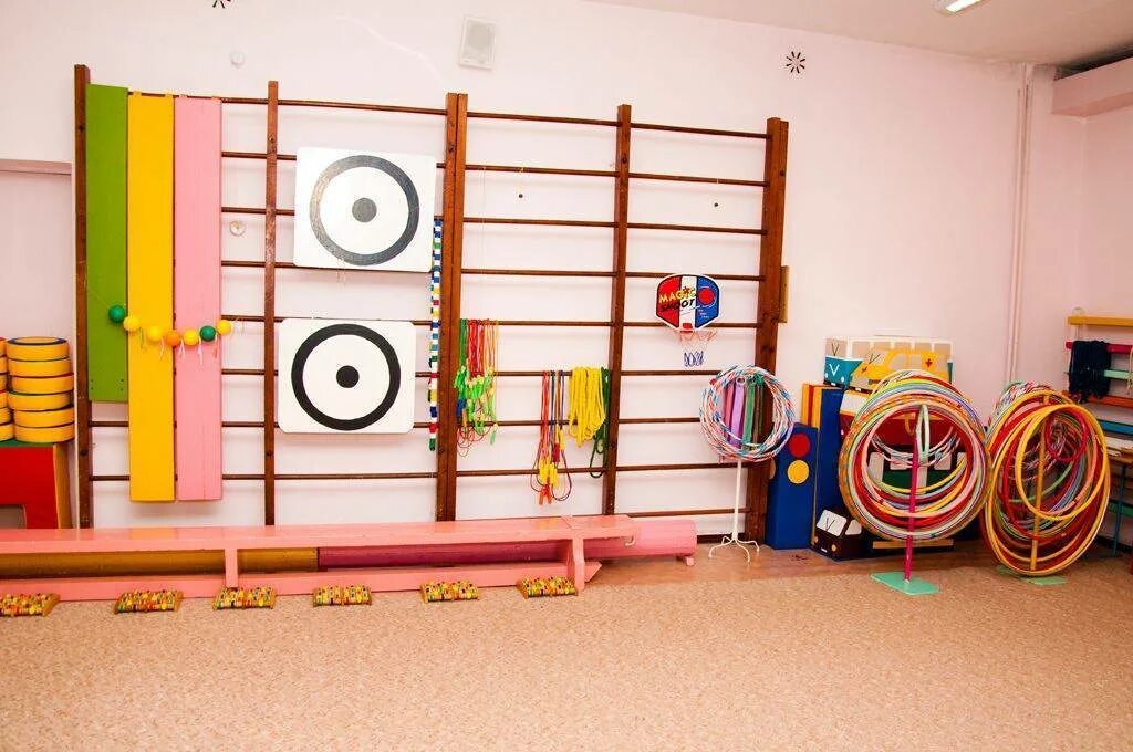 Мебель для спортивного уголка в детском саду. Инвентарь в доу. Спортивный инвентарь для садика. Инвентарь в доу. Оборудование для спортивного уголка в детском саду.