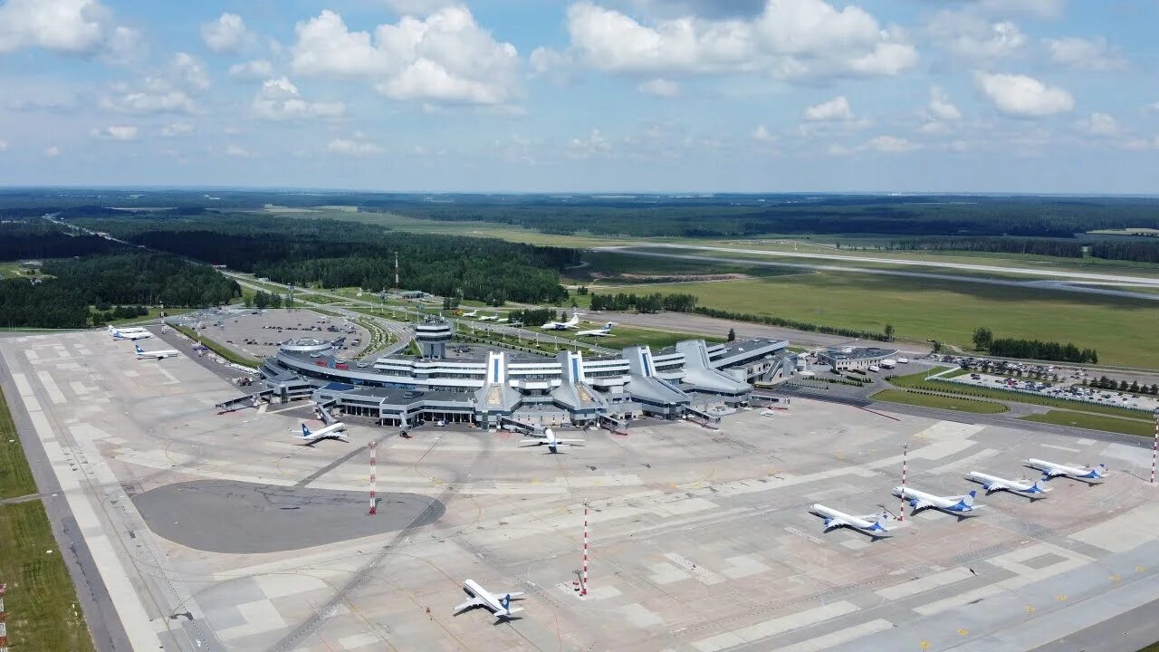 Минский национальный. Аэропорт Минск. Минск нац аэропорт. Белорусский аэропорт Минск. Аэропорт Минск 2 старый.