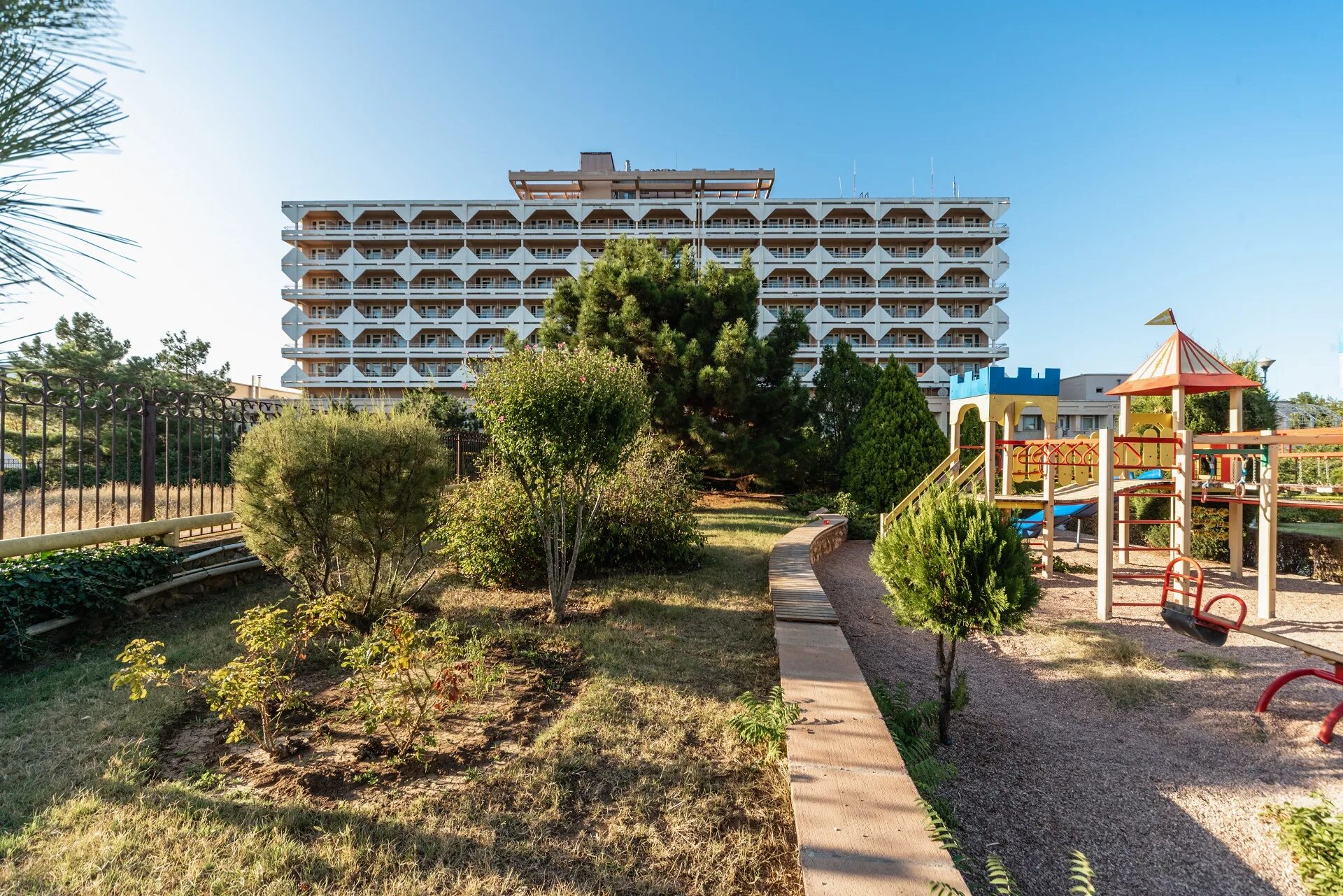 Акватория евпатория. Аллегро евпатория крым. Sealand 3* евпатория, крым. Санаторно курортный комплекс империя евпатория. Евпатория пансионаты на берегу моря с питанием.