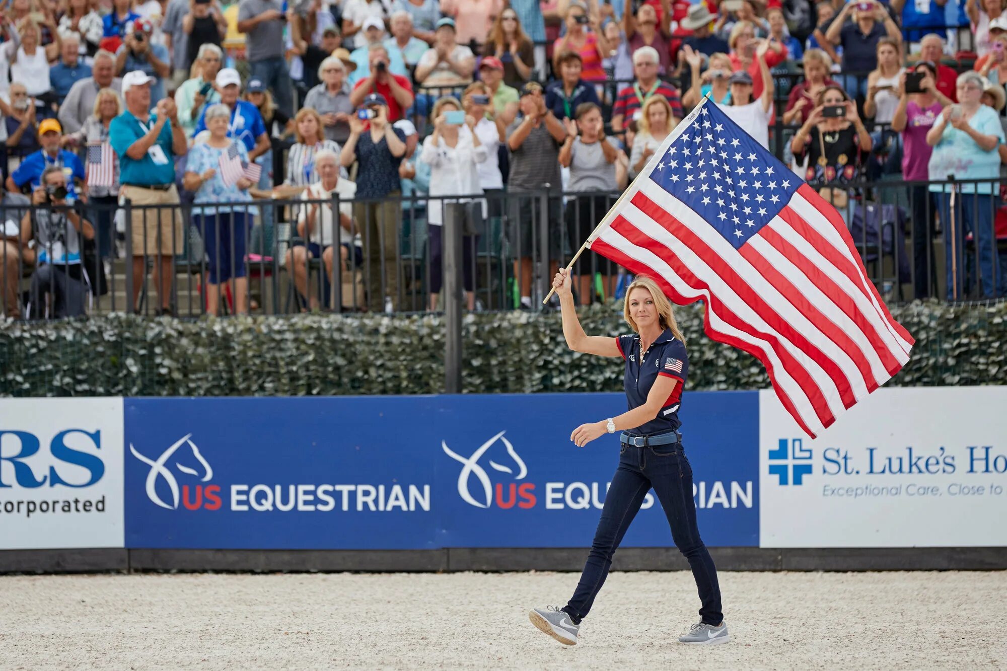 Въезд в сша. Колорадо 3:2 вашингтон фото 2023. Джимми картер 2022. Лора грейвс дата рождения. День независимости сша.