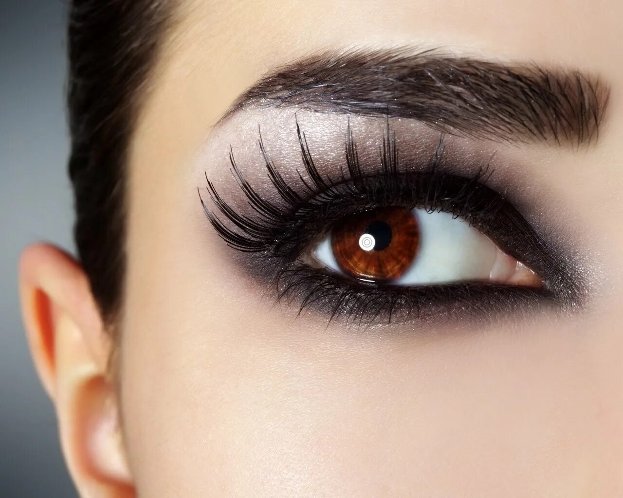 Brown lashes. Красивые ресницы. Макияж для карих глаз. Цветные нарощенные ресницы для карих глаз. Разноцветные ресницы.