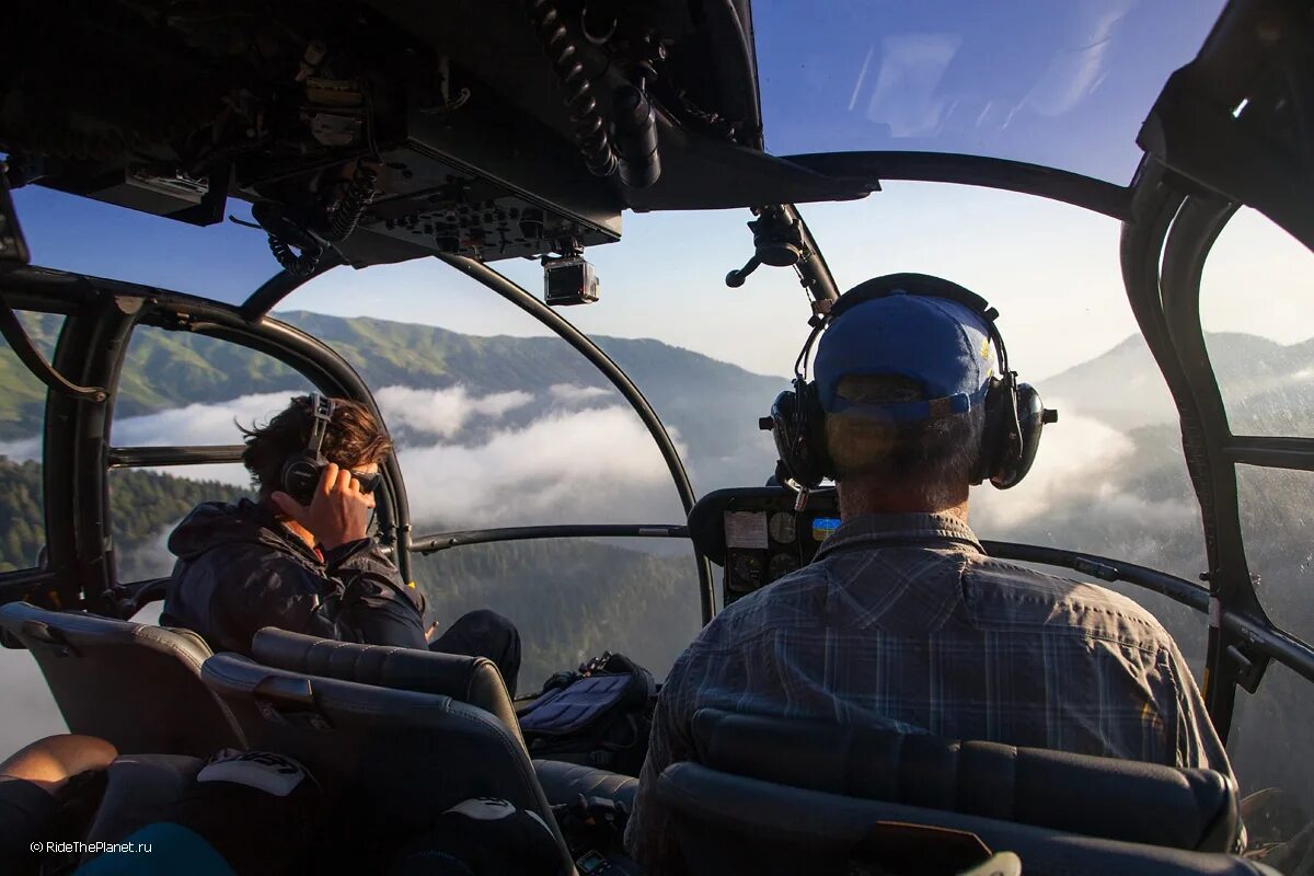 Калери космонавт с женой. Летчик за штурвалом. Пилот интервью. Филипп матвеев стрижи лейтенант. Санавиация.