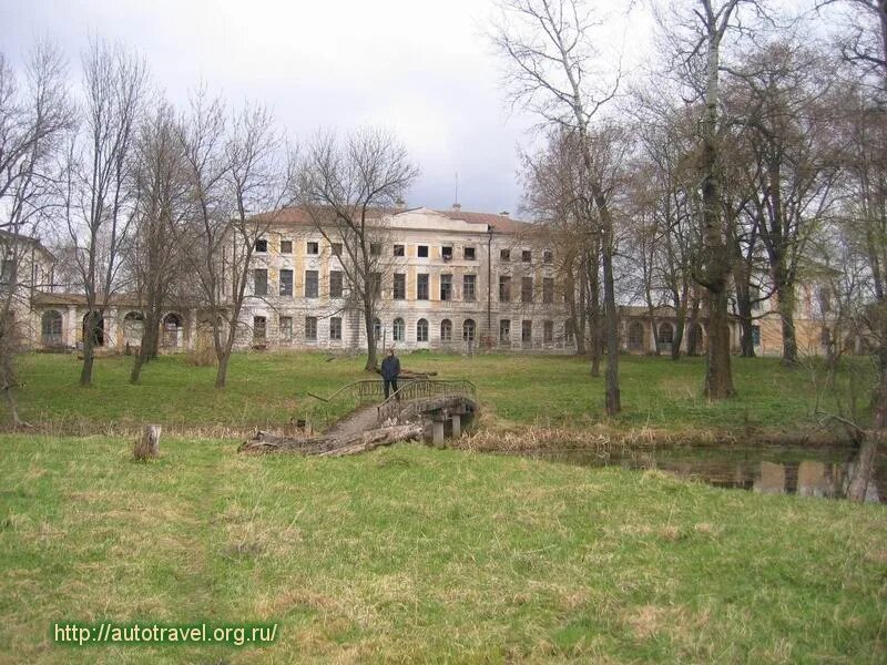 Грузины торжокский район. Усадьба Полторацких Торжок. Усадьба грузины Торжокский район. Усадьбы в грузинах Торжок. Имение Полторацких д грузины Торжокского района.