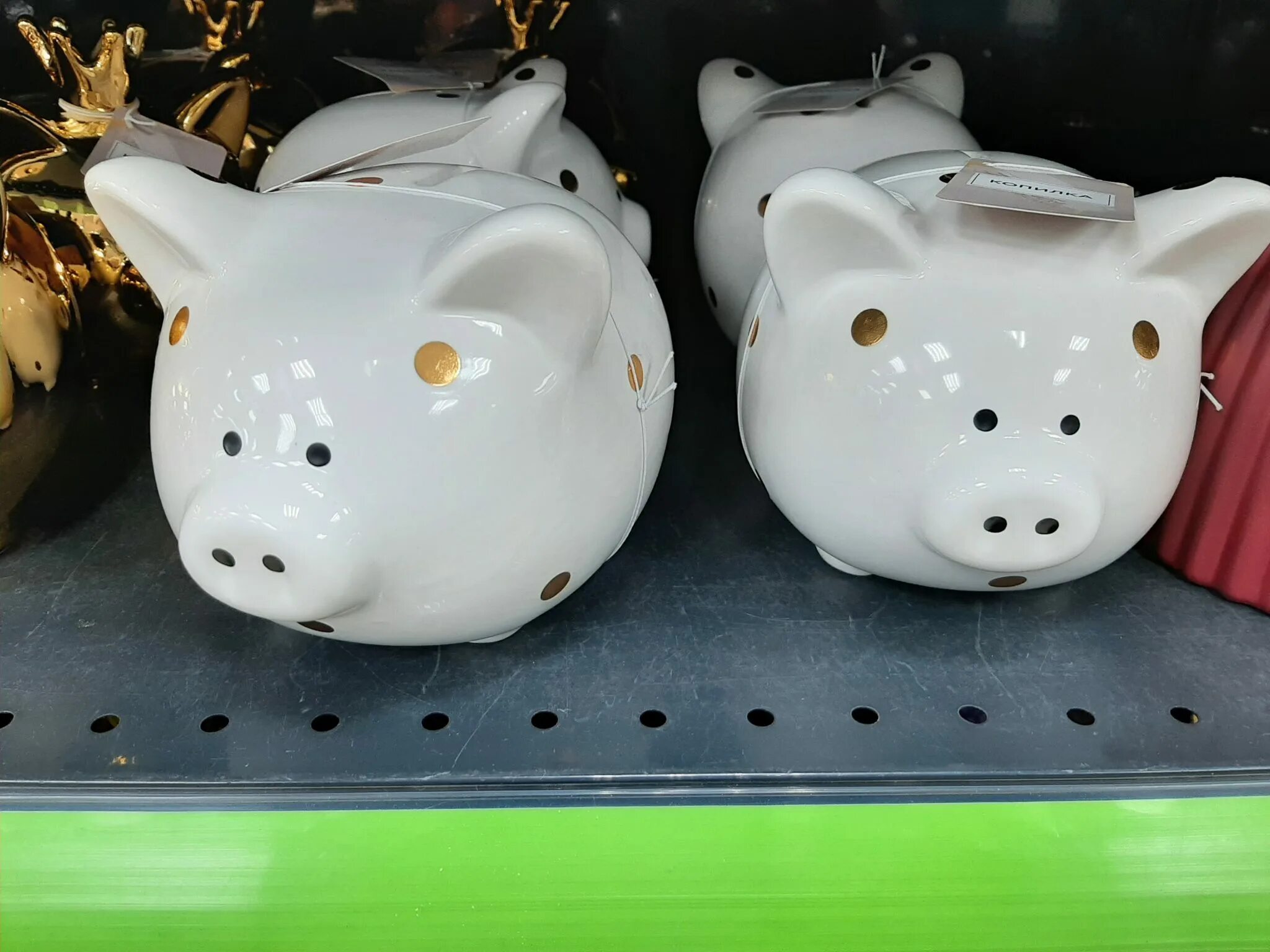 Копилка фикс. Копилка в виде статуэтки. Копилка хэллоуин. Копилка из фикс прайса. Копилка из фикс прайса.