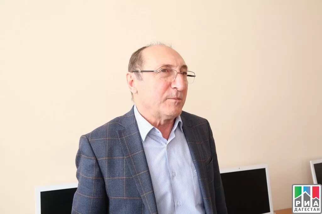 Карачаевск декан географического факультета. Кафедра английского языка кбгу. Капырина гсгу. Декан педагогического факультета пстгу 2011. Дефектологический факультет преподаватели.