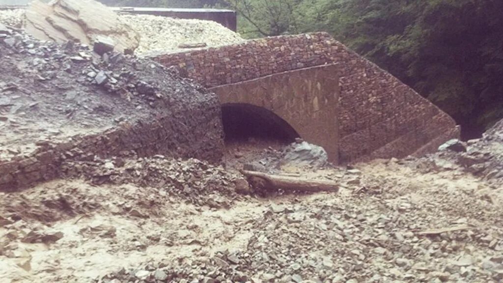 текели сход сели. сель грязевой или грязекаменный поток отличающийся разрушительной. сели грязевые потоки.