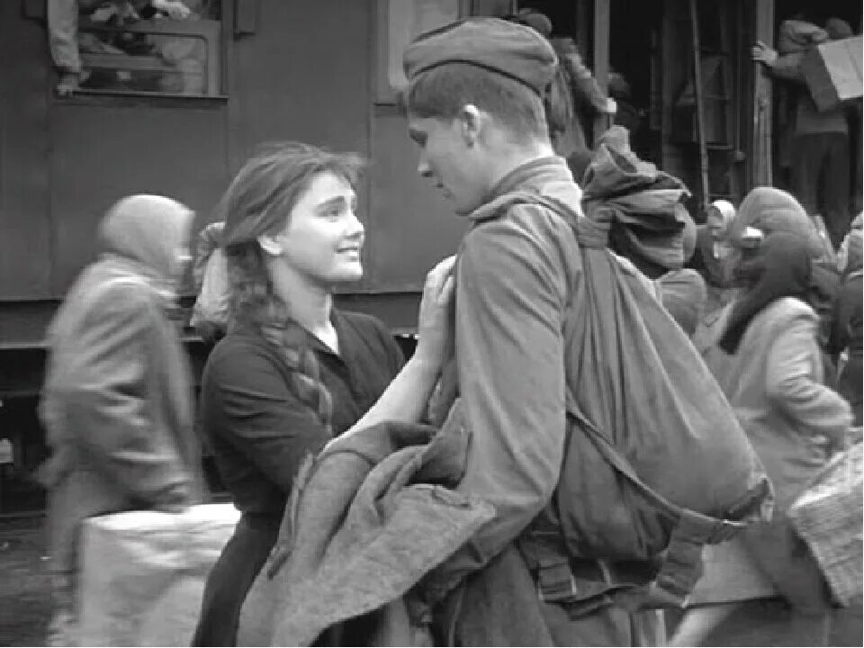 Девушка провожает парня на войну. Мать провожает сына на фронт. Я вернусь сына обниму песня. Я вернусь сына обниму песня. Баллада о солдате финал.