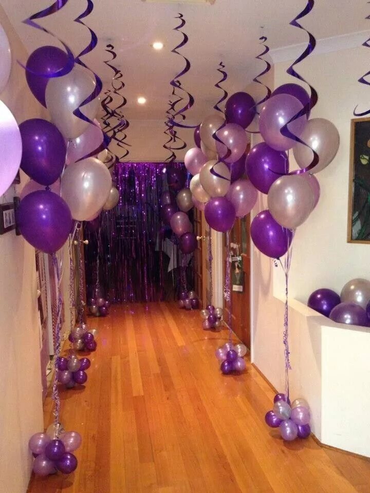 Как украсить шариками день рождения. Украшение шарами. Шары в комнате. Украсить комнату шарами. Украсить комнату шариками.