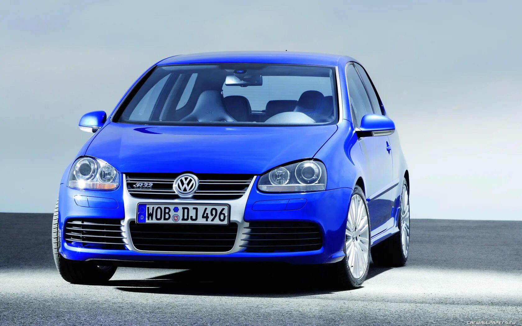 Golf 5 r32. Vw golf r32 mk6. Volkswagen golf 5 поколение. Golf 5 r32. Golf r32 mk5.