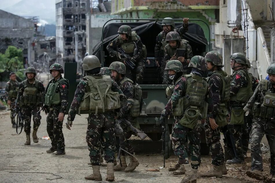 Сейчас есть военное положение. Siege of marawi. военное положение. военное положение картинки.