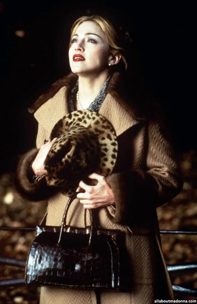 Madonna 1990. Madonna 80. Песня мадонны юл си. Мадонна юл си. Мадонна фотосессия 1995.