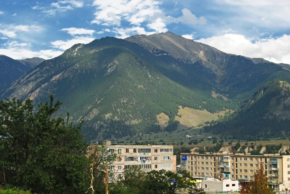 ольховая база отдыха в теберде. теберда город. поселок домбай в карачаево-черкесии. гостевой дом теберда в теберде. теберда микрорайон.