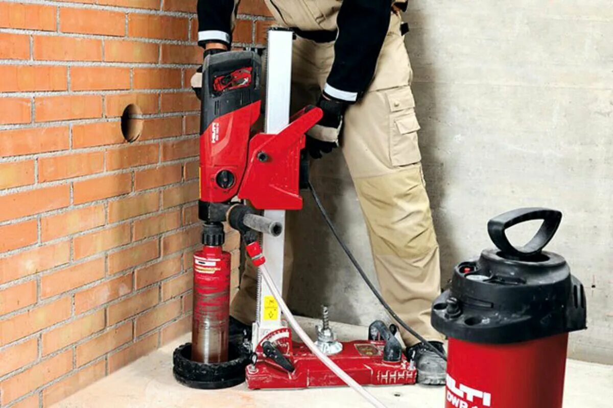 Аппарат алмазного бурения Hilti. Алмазное бурение Hilti dd150. Алмазное сверление аппарат Hilti. Дрель для алмазного сверления Milwaukee DD 3-152. Услуга сверление