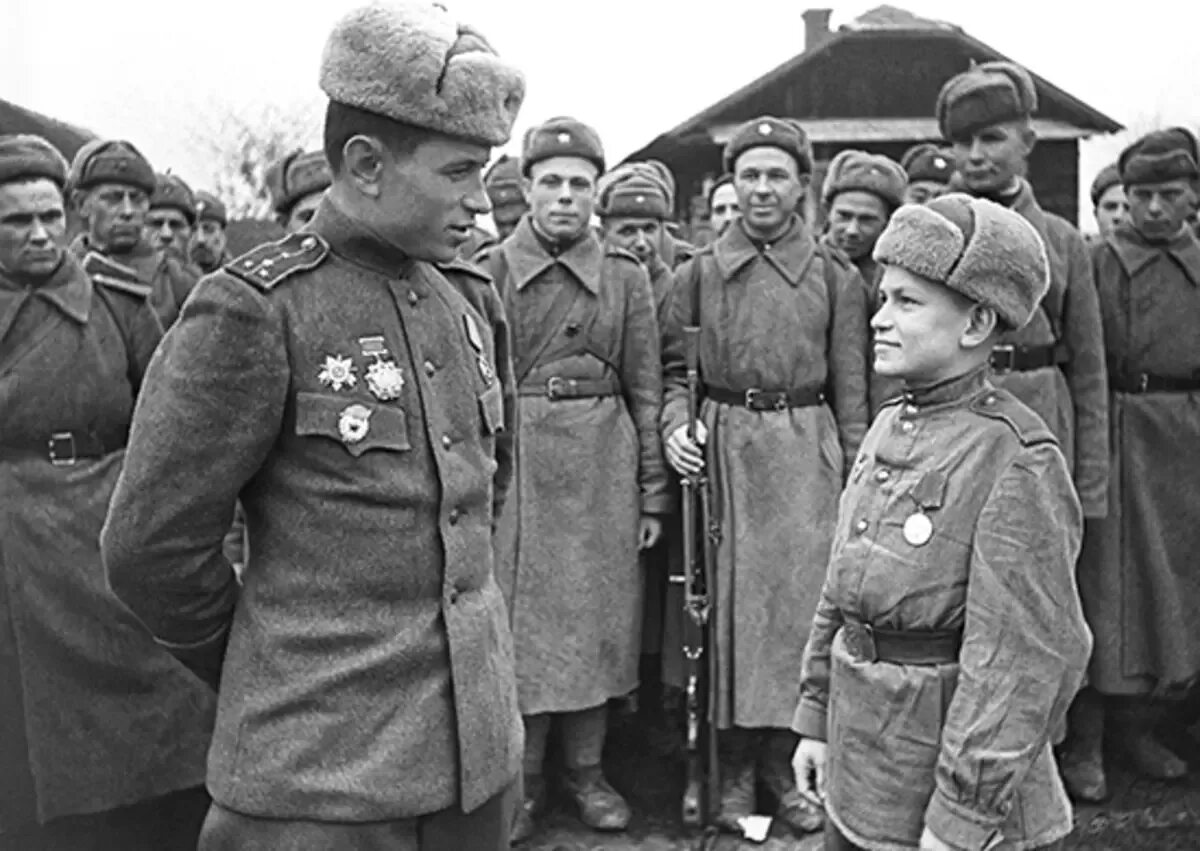 Солдат красной армии. Солдат 1943. Фотографии советских солдат. Советский солдат 1943.