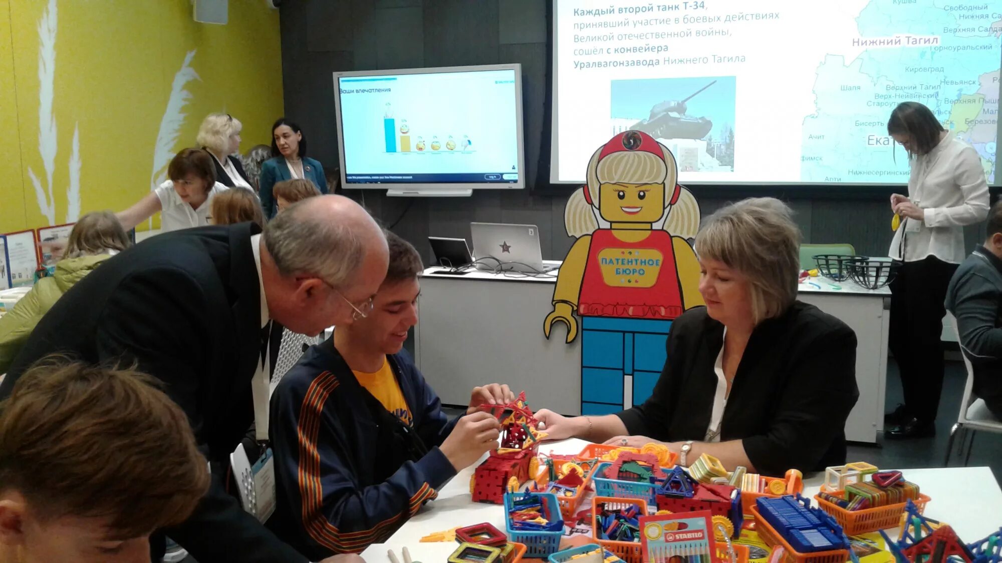 Детская академия развития дар фото. Открытие детской академии изобретательства. Веселые академия для детей. Дети занятия фастреккидс. Детская академия екатеринбург.