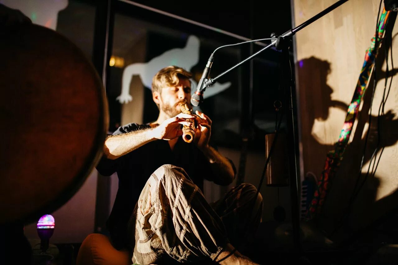 Профессия звукорежиссер. Профессия звукорежиссер. Nexo id. Концертный пульт звукорежиссера. Theatre sound.