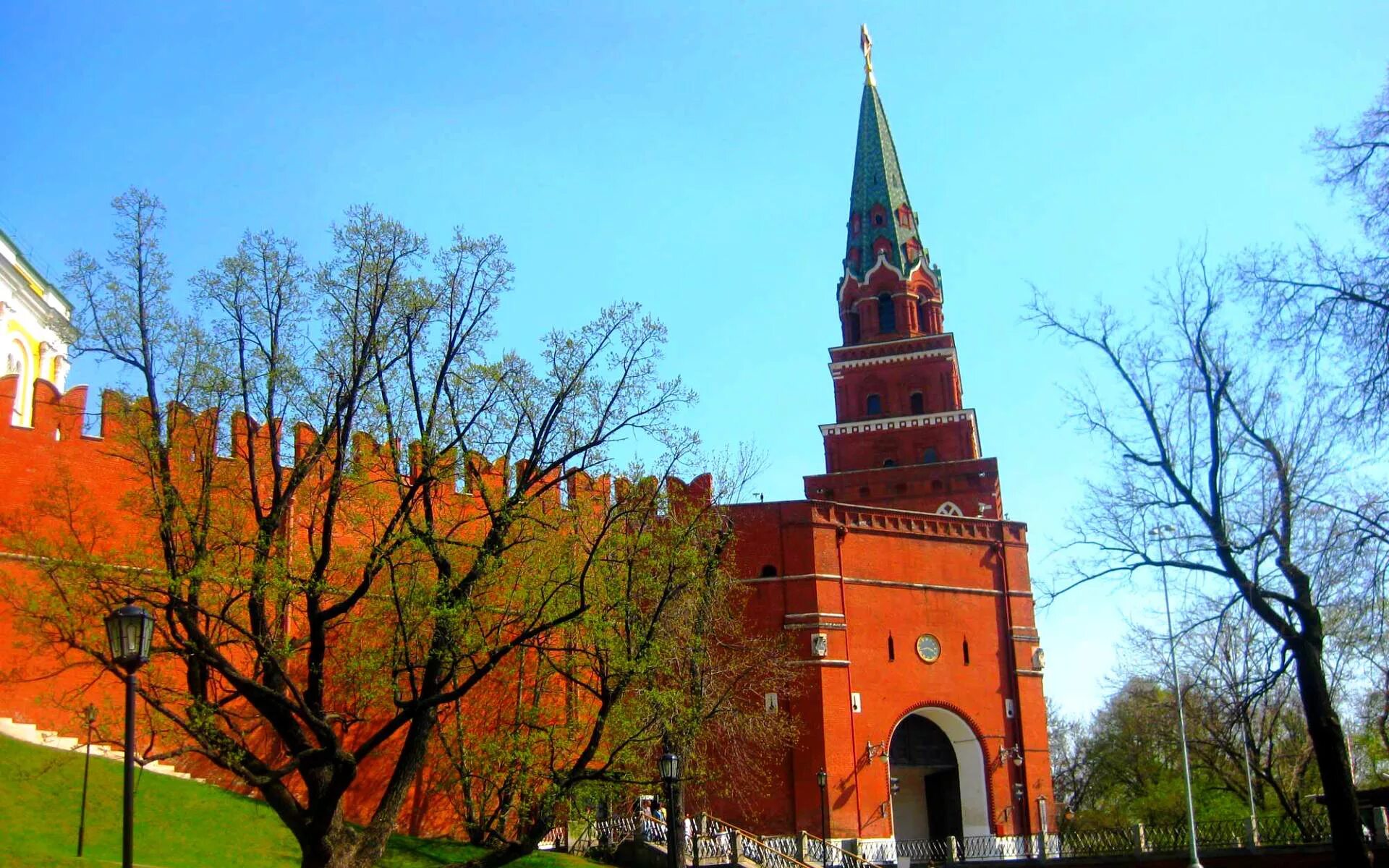 Царская башня москва. Самая маленькая башня в москве. Беклемишевская башня московского кремля. Самая маленькая башня московского кремля. Москва.