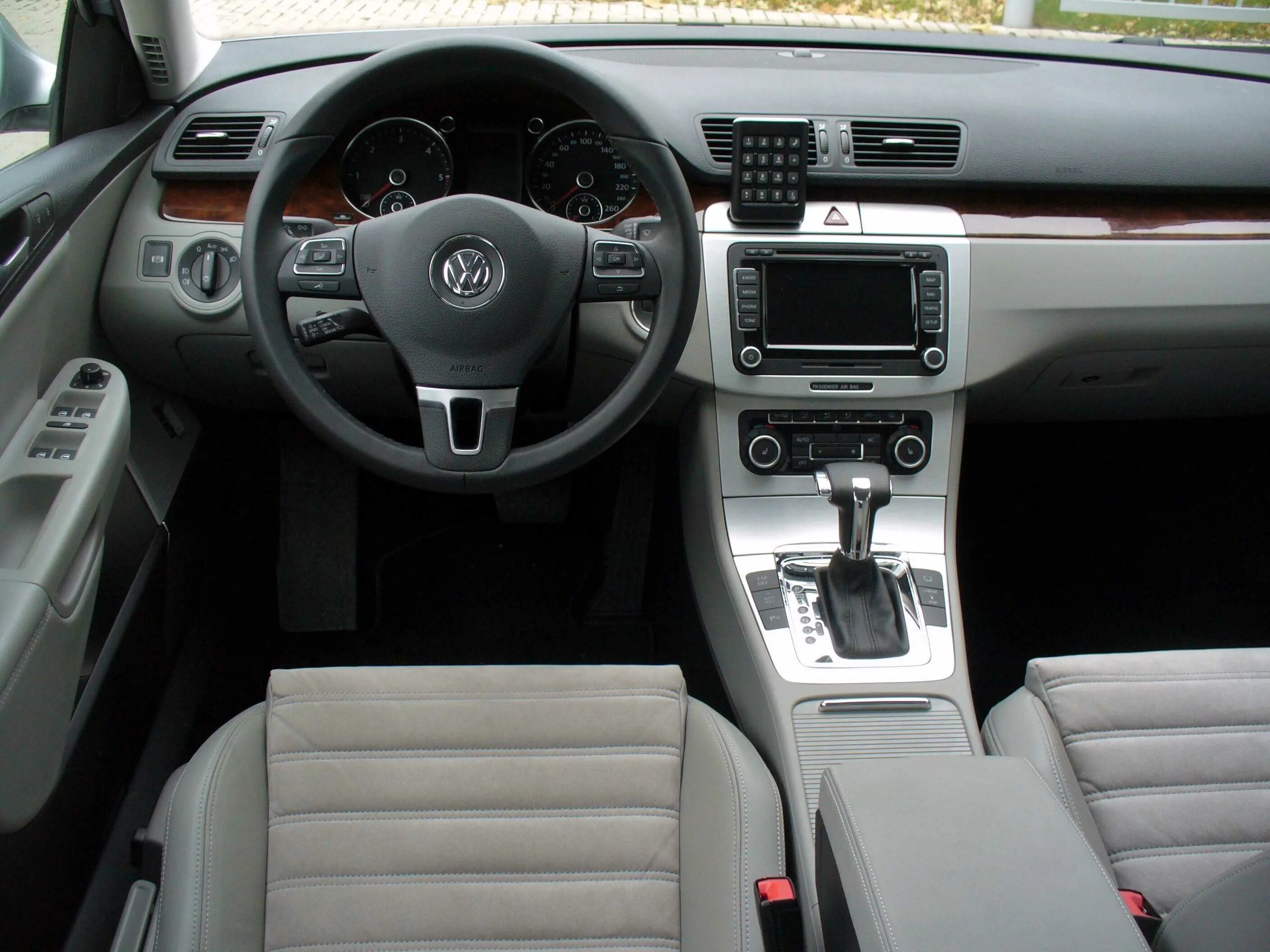 Пассат б6 2006 салон. Отзывы б6 автомат. Vw passat b6 черный. Volkswagen passat b6 седан салон. Passat b6 салон.