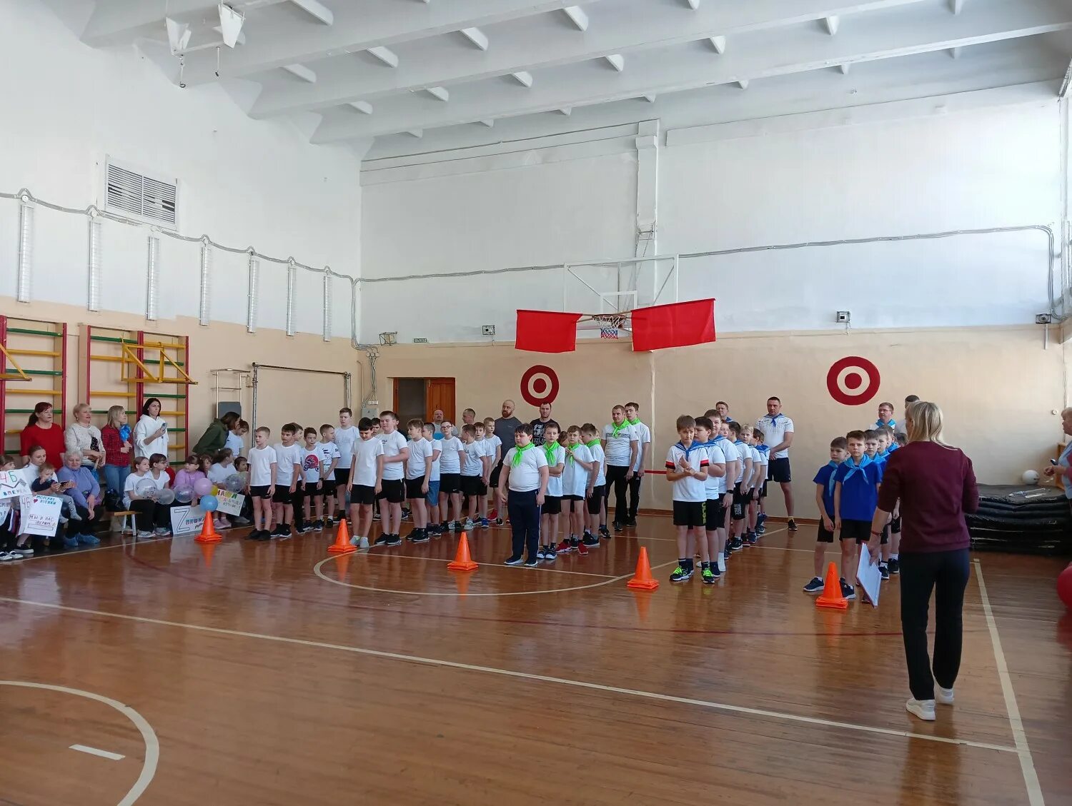 школа 7 юрга. 13 интернат юрга адрес. школа номер 3 город юрга. школа интернат 13 юрга. 13 школа юрга.