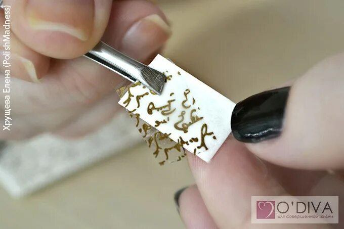 Водные наклейки для ногтей. Как наклеить наклейки на ногти. Как наклеить наклейки на ногти. Как клеить слайдеры для ногтей. Наклеивание слайдера.