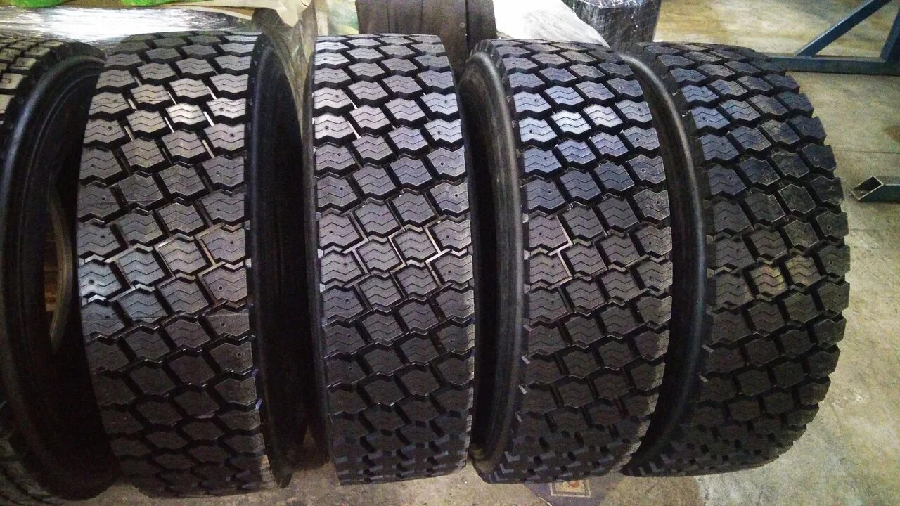 Резина 315/70 r22.5. Зимняя наварка 315 70 22.5. Грузовая резина 315/70 r22.5. 315/70r22.5.