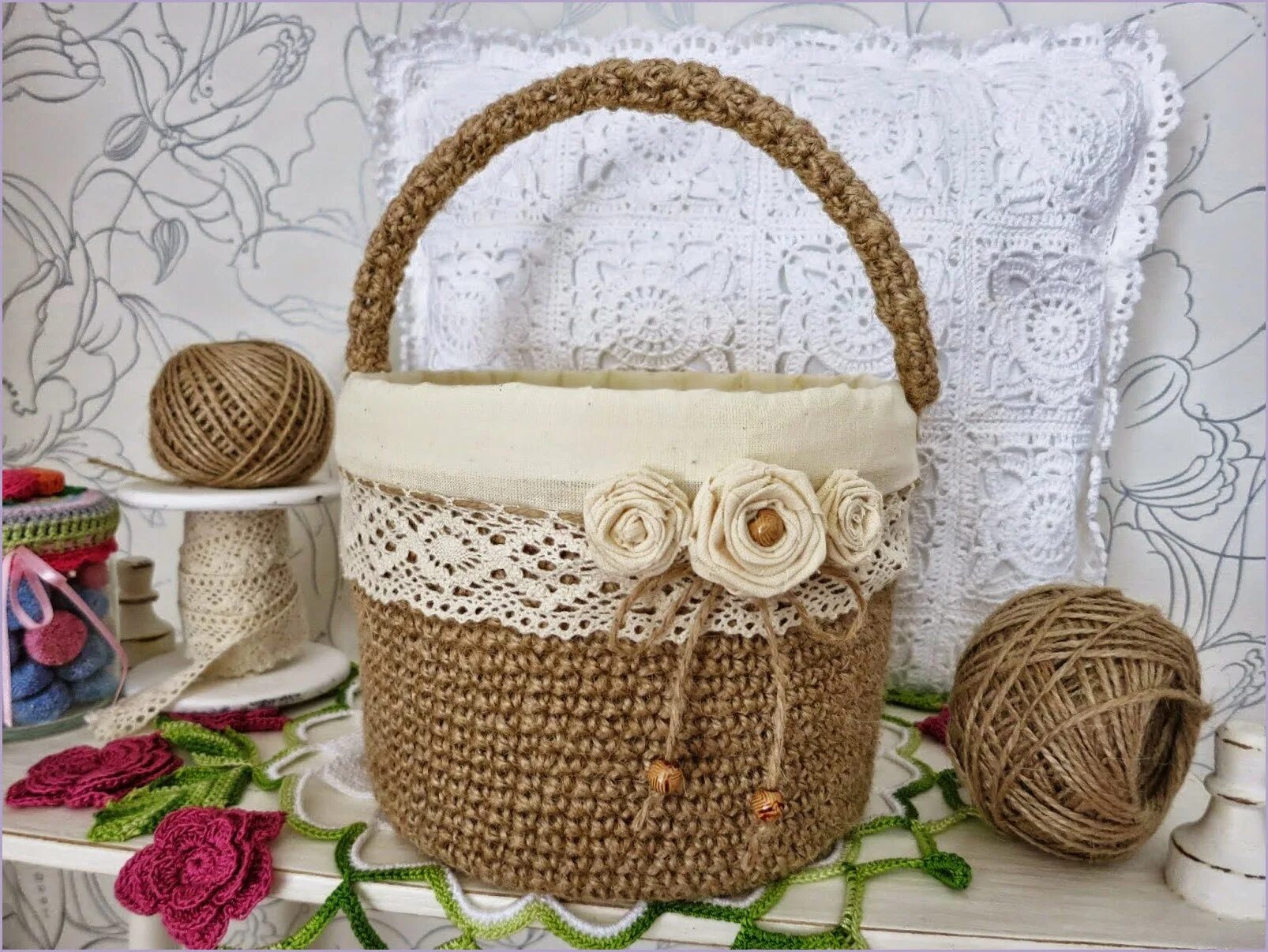 корзинки из трикотажной пряжи. корзины из трикотажной пряжи. вязание крючком корзинки. вязаные корзины в интерьере. мастер класс по вязанию корзин.