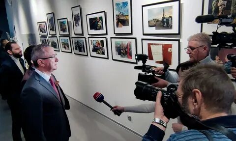 Давай ка сходим на открытие фотовыставки знаки