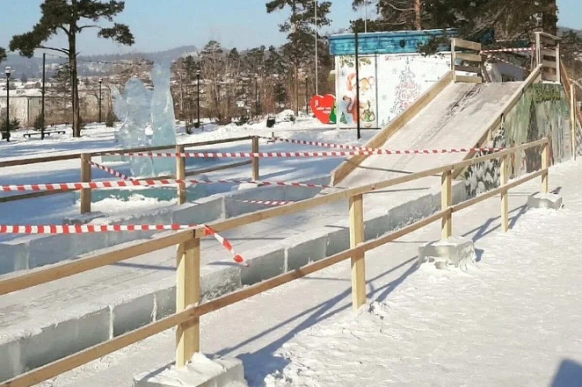 Сломанная ледяная горка. Почему закрывают горки. Почему закрывают горки. Заброшенные американские горки самара. Почему закрывают горки.