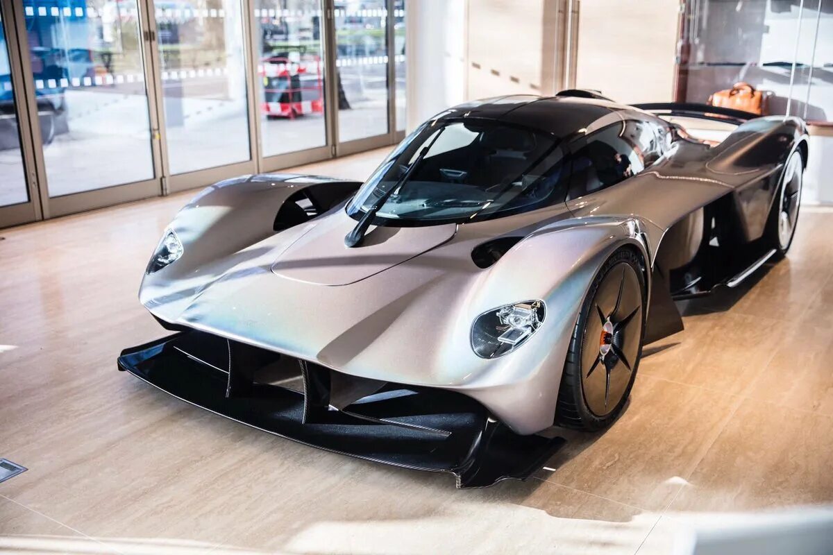 Arash af10 concept. Самая дорогая серийная машина. Самая дорогая серийная машина. Бугатти 1200000000. Ferrari p4/5 by pininfarina.