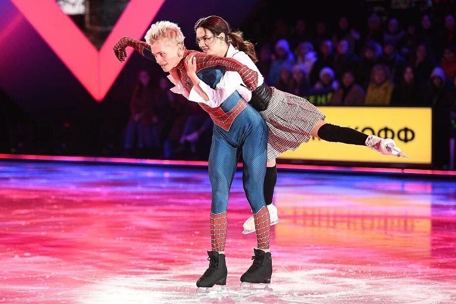 Даня милохин ледниковый период 2021. Шоу ледниковый период 2021. Даня милохин и евгения медведева ледниковый период 2022. Ледниковый период 2021 пара медведева милохин. Даня милохин ледниковый период 2021.