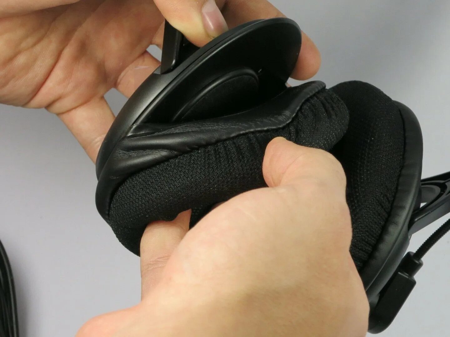 Сеточка в наушниках. Сеточка в наушниках. Пылезащитная сетчатая сетка для наушников. Сеточка для наушников xiaomi airdots. Сеточка для наушников.