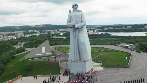 Сколько памятников в мурманске