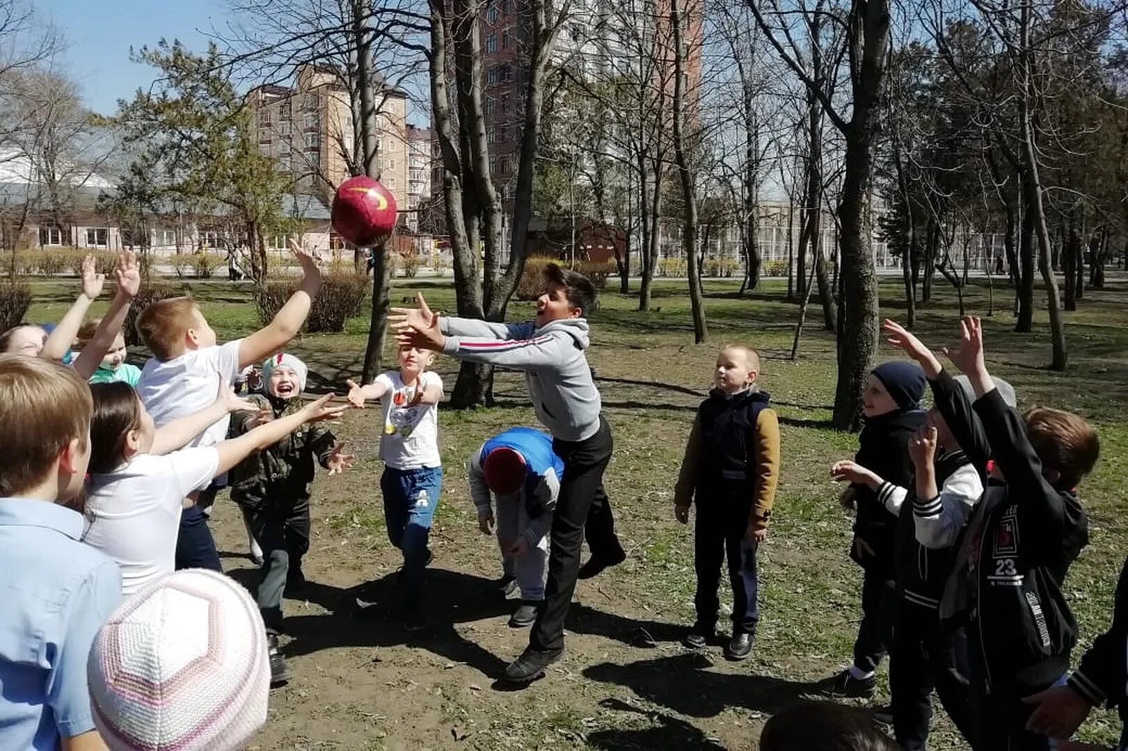 Спорт черкесск. Гимназия православная Черкесск. Свято Сергиевская гимназия Черкесск. МБОУ центр образования 11 г Черкесска. 19 Школа Черкесск спорт площадка.