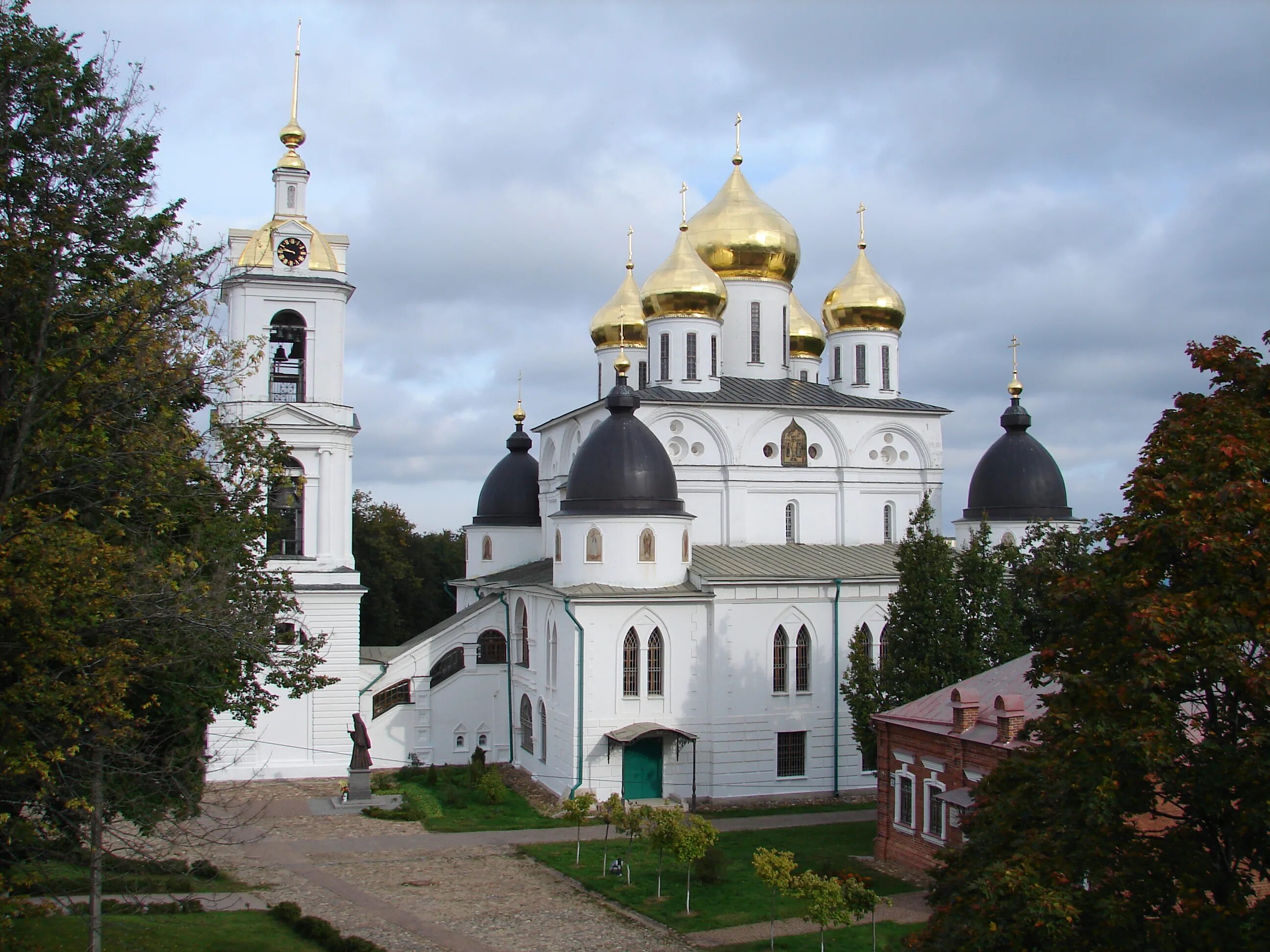 Успенском соборе города Дмитрова.