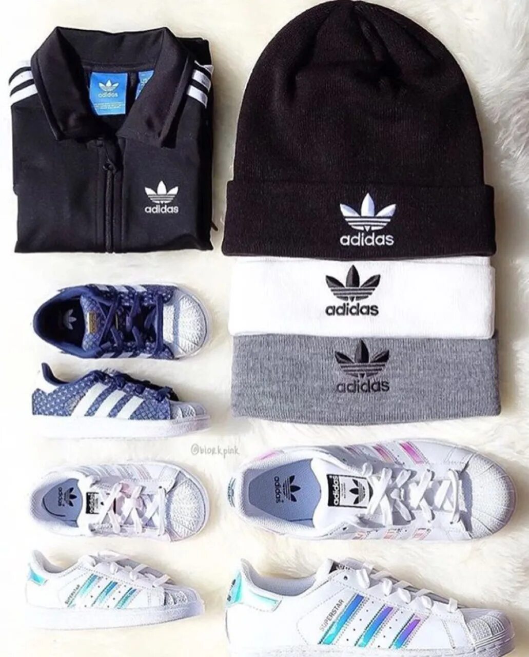 Оригинальные вещи адидас. Адидас без фона толстовка. Толстовки фирмы адидас. Спортивный костюм "adicolor originals" adidas. Dv1738 adidas.