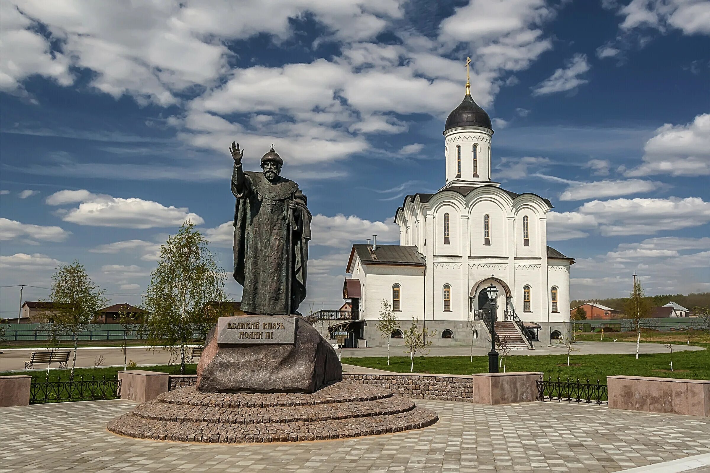 Памятники культуры калужской области. Владимирский скит Калужская область. Владимирский скит Тихонова пустынь. Мемориальный парк Козельск. Храм Владимирской иконы Божией матери в Тихоновой пустыни.