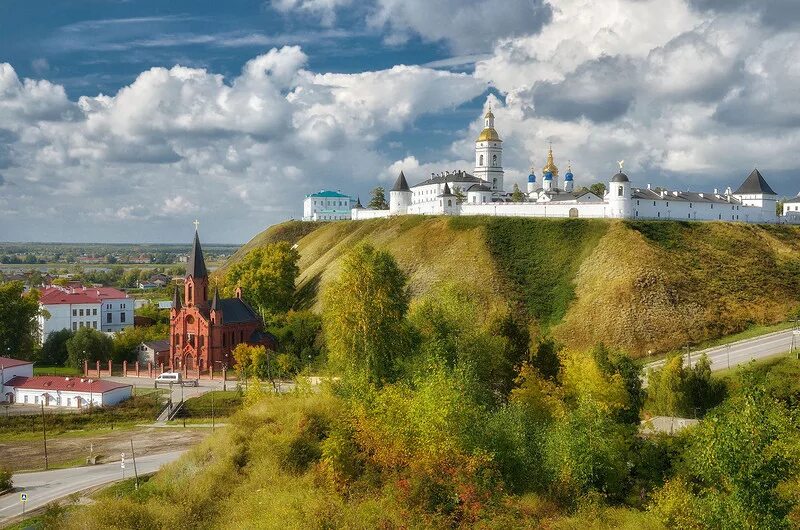 Как называется город тобольск. Тобольск столица Сибири. Сибирский Кремль Тобольск. Тобольск древняя столица Сибири. Достопримечательности Тобольска. Тобольский Кремль..