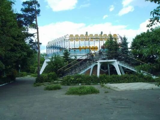 Родники ив обл. Летний парк Родники Ивановская область. Летний сад Родники Ивановской области. Город Родники летний сад. Летний сад обновленный город Родники Ивановской области.