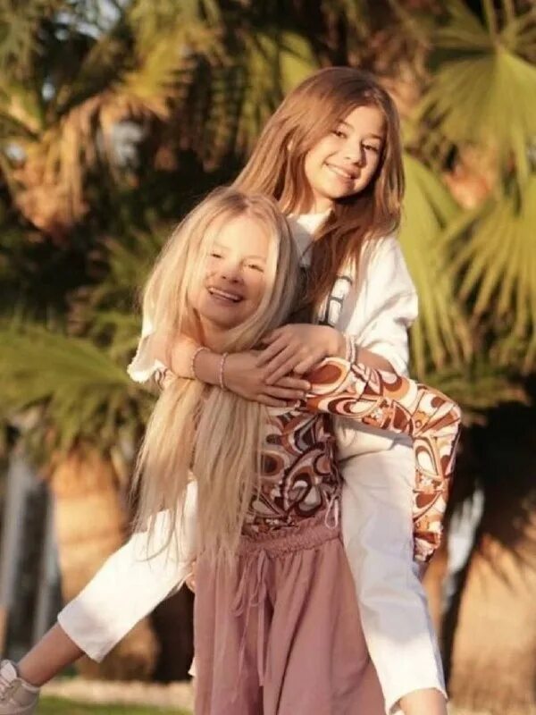 милана гогунская. дочь гогунского милана. дочь гогунского милана малявка. милана стар 2022. милана гогунская.