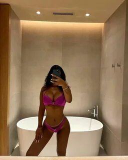 Slideshow amaya colon nude.