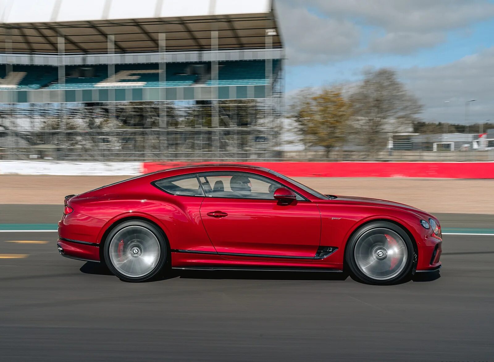 Speed side. Bentley Continental gt 2022. Bentley Continental gt Speed 2022. Bentley Continental GTC 2022. 2023 Bentley Continental gt Speed Studio.