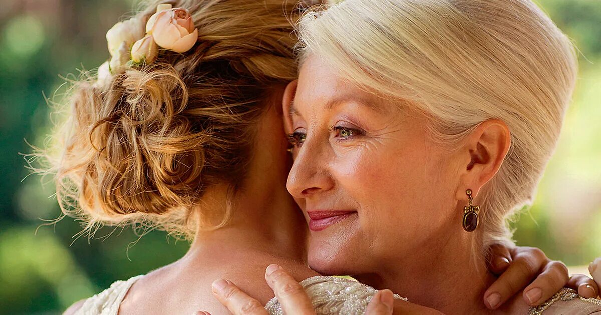 Встреча с родителями. Счастливые отношения. Свекра со снохой. Свекра со снохой. Свекр и сноха.