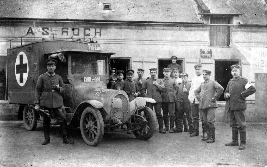 Красный крест первая мировая. Красный крест ПМВ. Автомобили первой мировой войны. Машины 1 мировой войны.