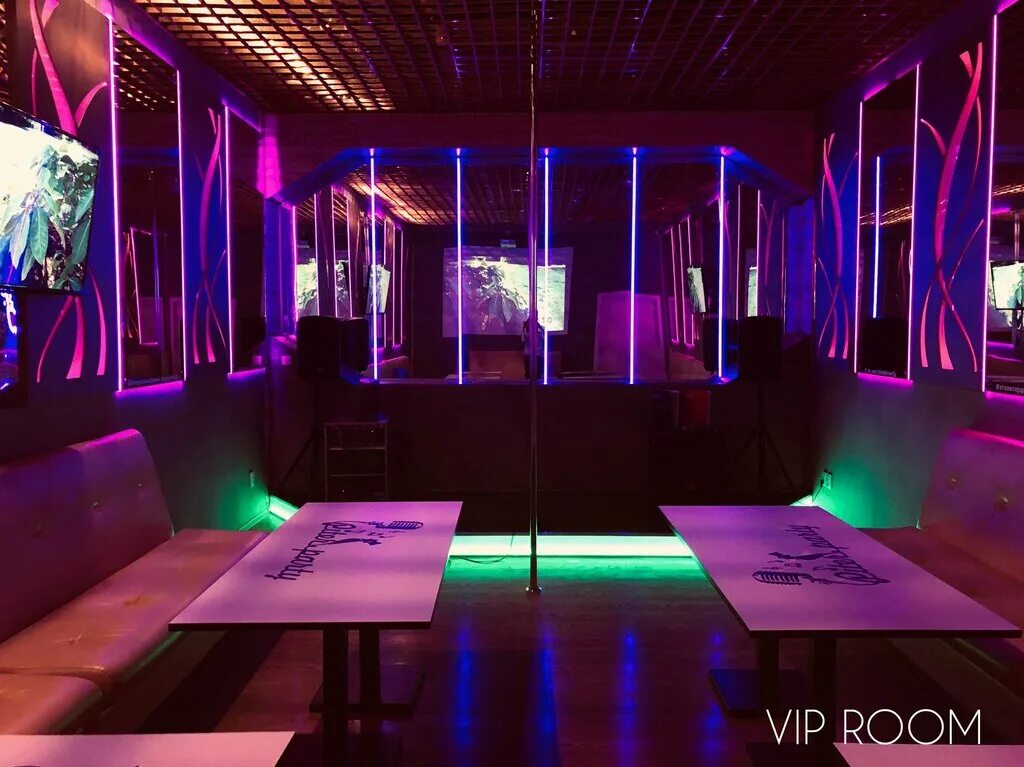 клубы санкт-петербурга. Golden dolls невский проспект. ночной клуб статус спб. бар чикаго спб. папанин санкт-петербург.