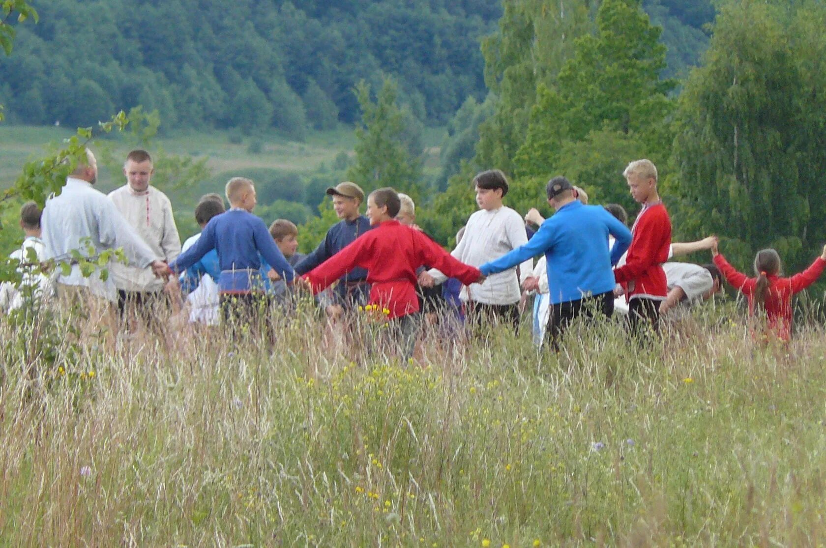 Russian camps. Лагерь русская земля. Семейный лагерь «наш открытый мир». Семейный лагерь «наш открытый мир» Киров. Семейный лагерь «наш открытый мир» корпуса.