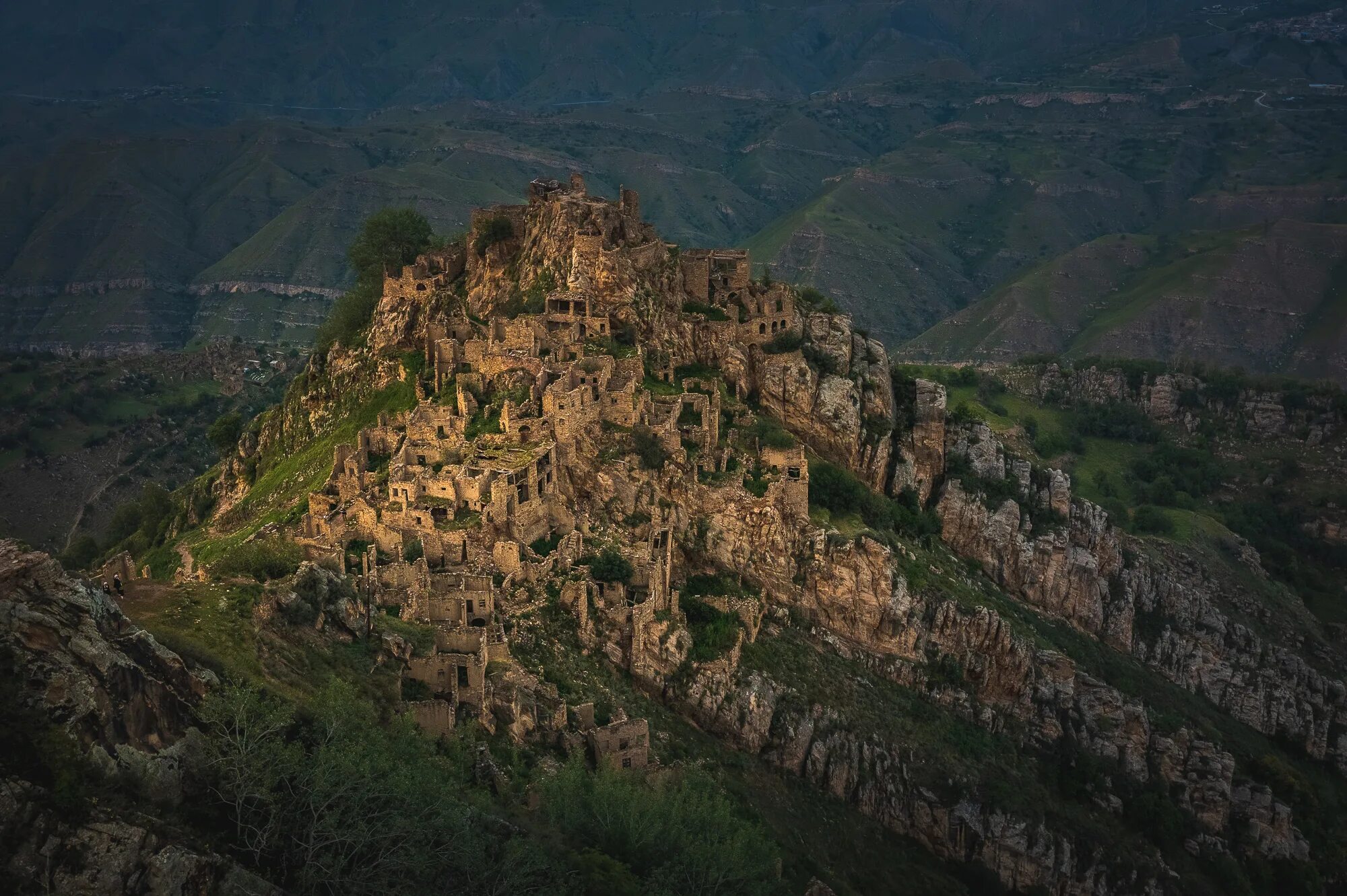 гамсутль аул призрак. гуниб гамсутль. гуниб гамсутль. аул гамсутль дагестан. дагестан гамсутль экскурсия.