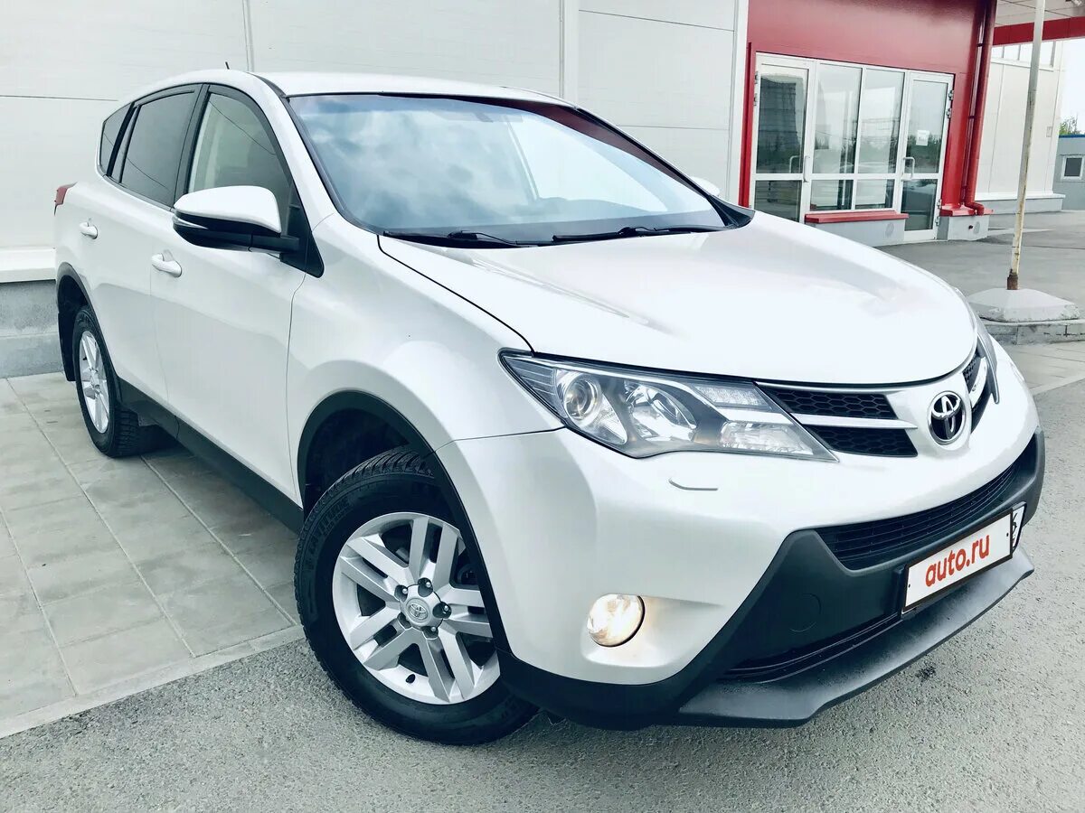 Рав омск. Тойота рав 4 2014 белая. Тойота рав 4 белая 2014 года. Toyota rav4 xa 40 2.2. Rav4 2014 белый.