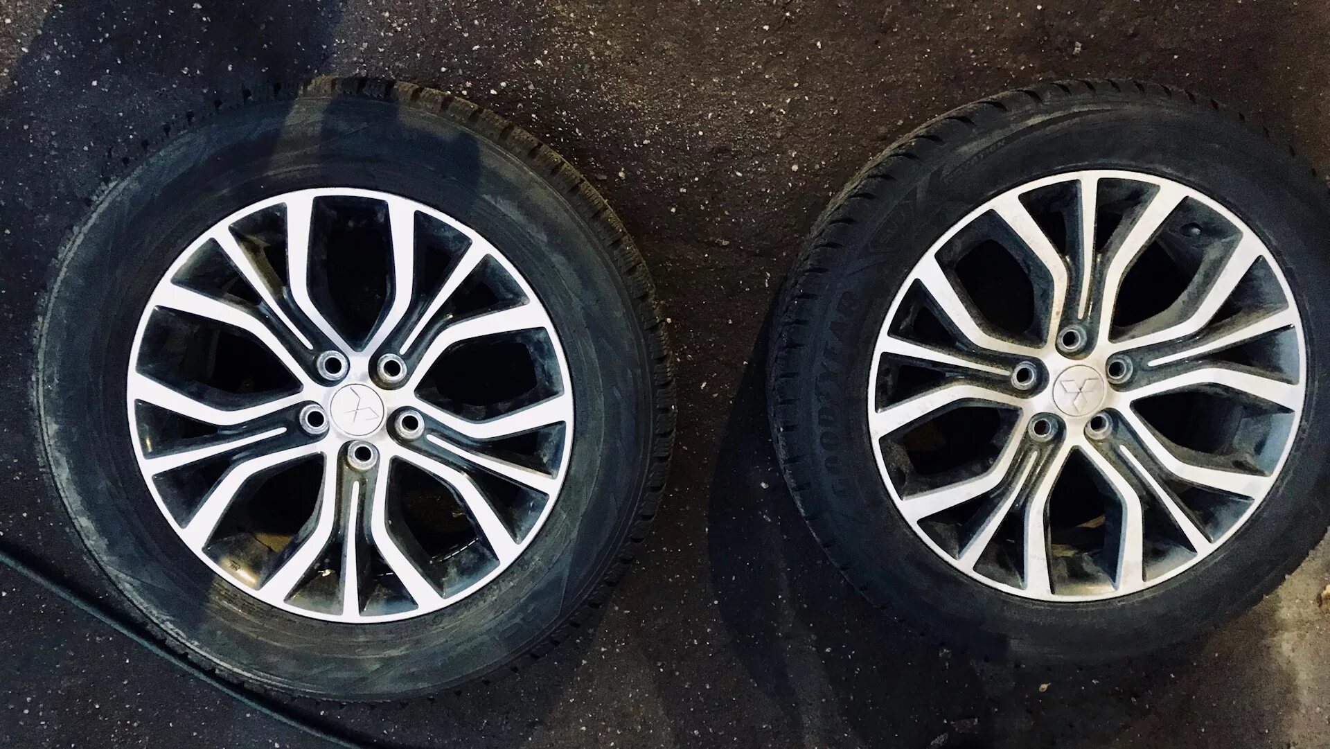 Аутлендер phev колеса "235 60 r18". Аутлендер 3 колеса р18 225 65. Аутлендер на резине 235/65 r17. Резина аутлендер 18. Резина аутлендер xl r18.